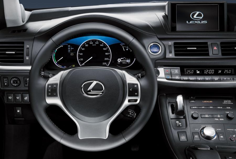  Lexus CT200h 2010 года  (фото 178 из 266)